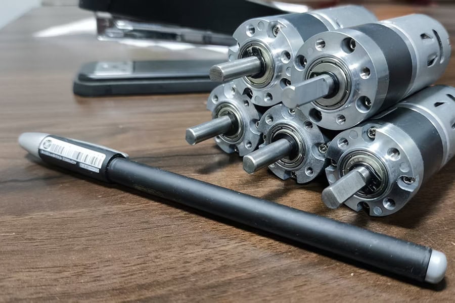 Custom gear motor for industrial equipment applications